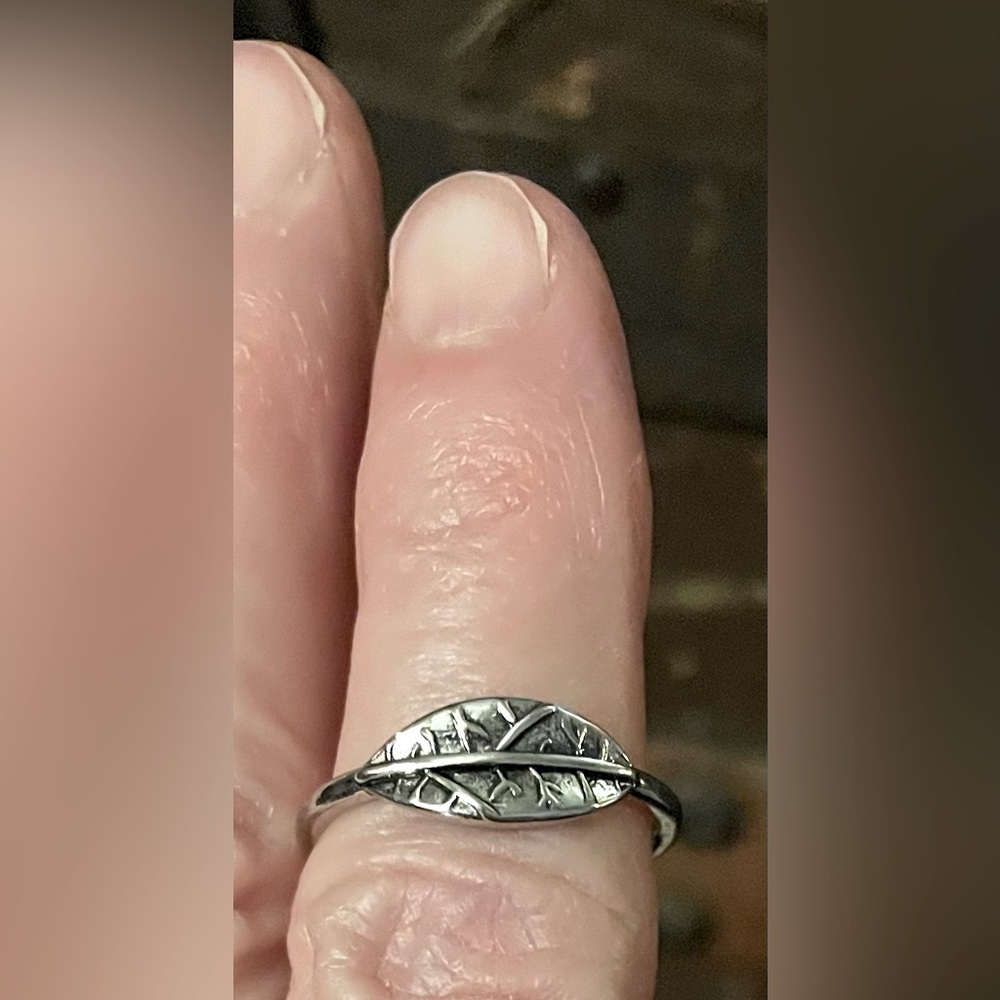 Silver Leaf Ring Size 8